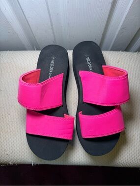 WILD DIVA Lounge Women's Hot Pink Double Strap Slide Sandals